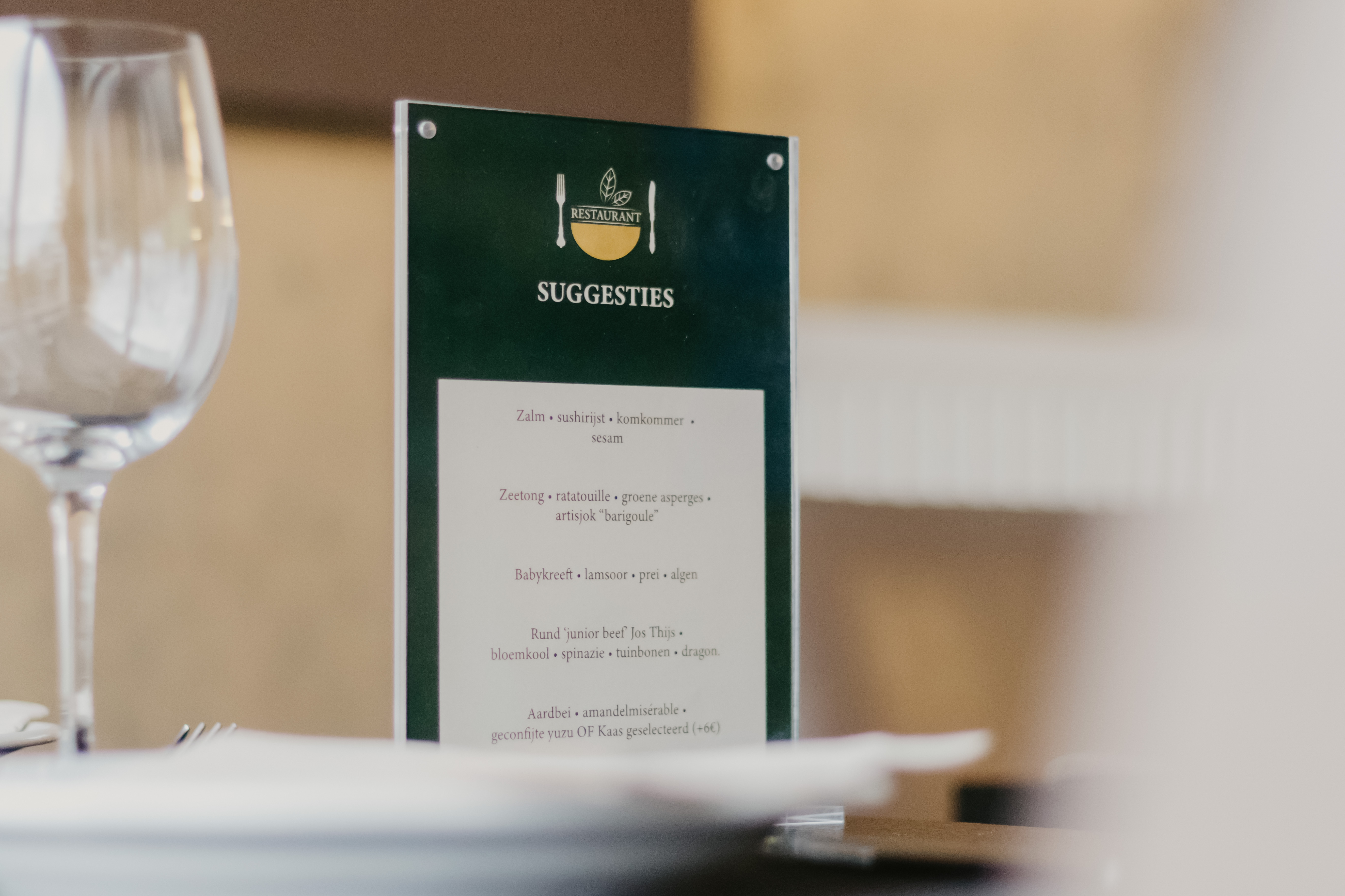 Menu stojánek restaurace.